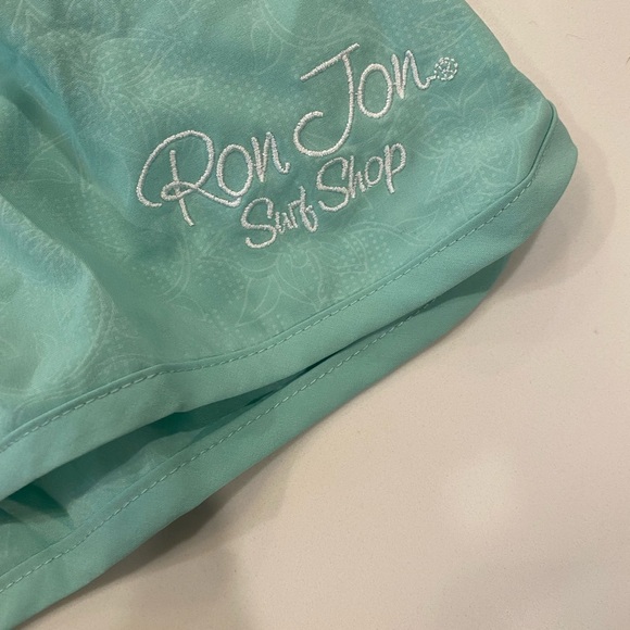 Surf shorts from Ron Jon surf shop - Picture 2 of 6